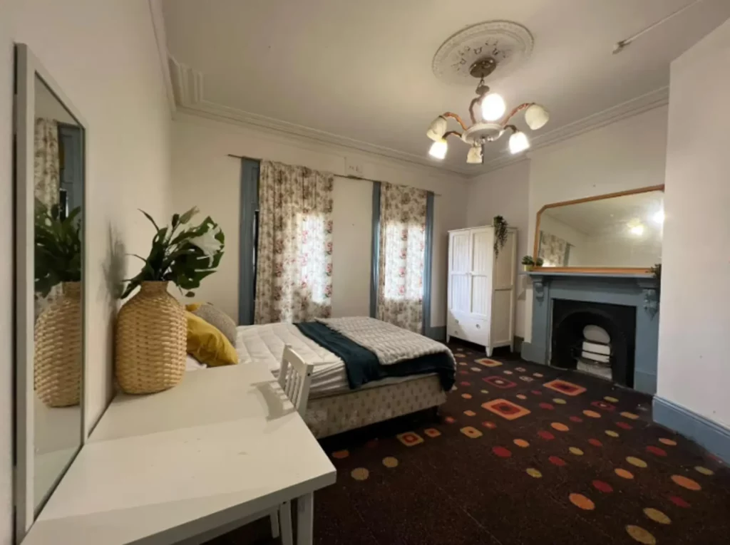 261 Cleveland Street