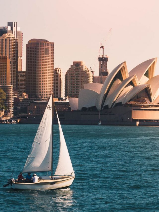 Foodie’s Guide: Iconic Australian Delights for International Students!