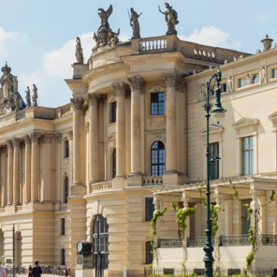 LONDON UNIVERSITIES FOR INTERNATIONAL STUDENTS visual data 7