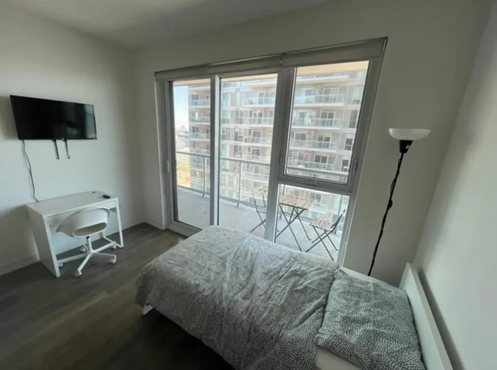 219 Dundas St E Toronto