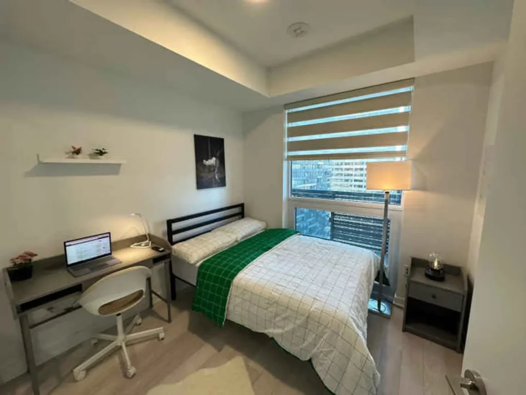 39 Roehampton Ave Toronto